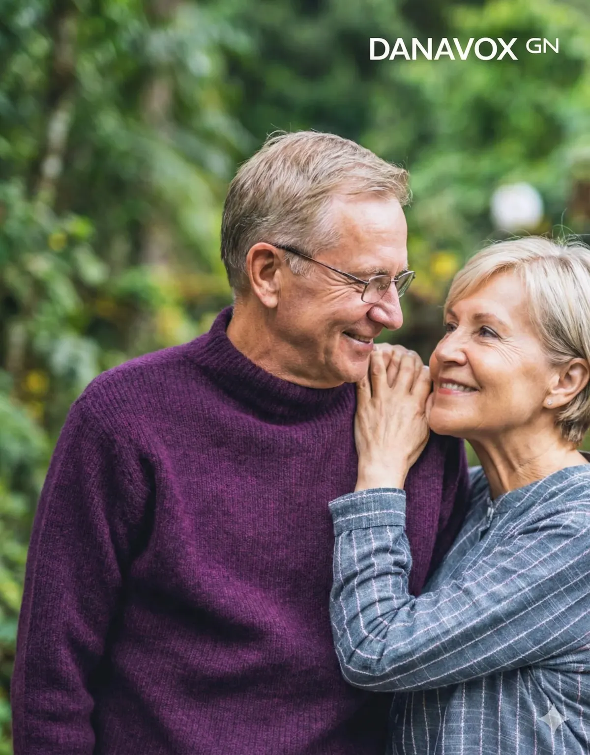 Par uživa zvoke življenja z Danavox slušnimi aparati